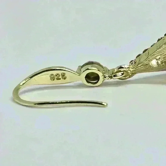 NWOT Beautiful Dangle Earrings Stamped 925 - Picture 3 of 3